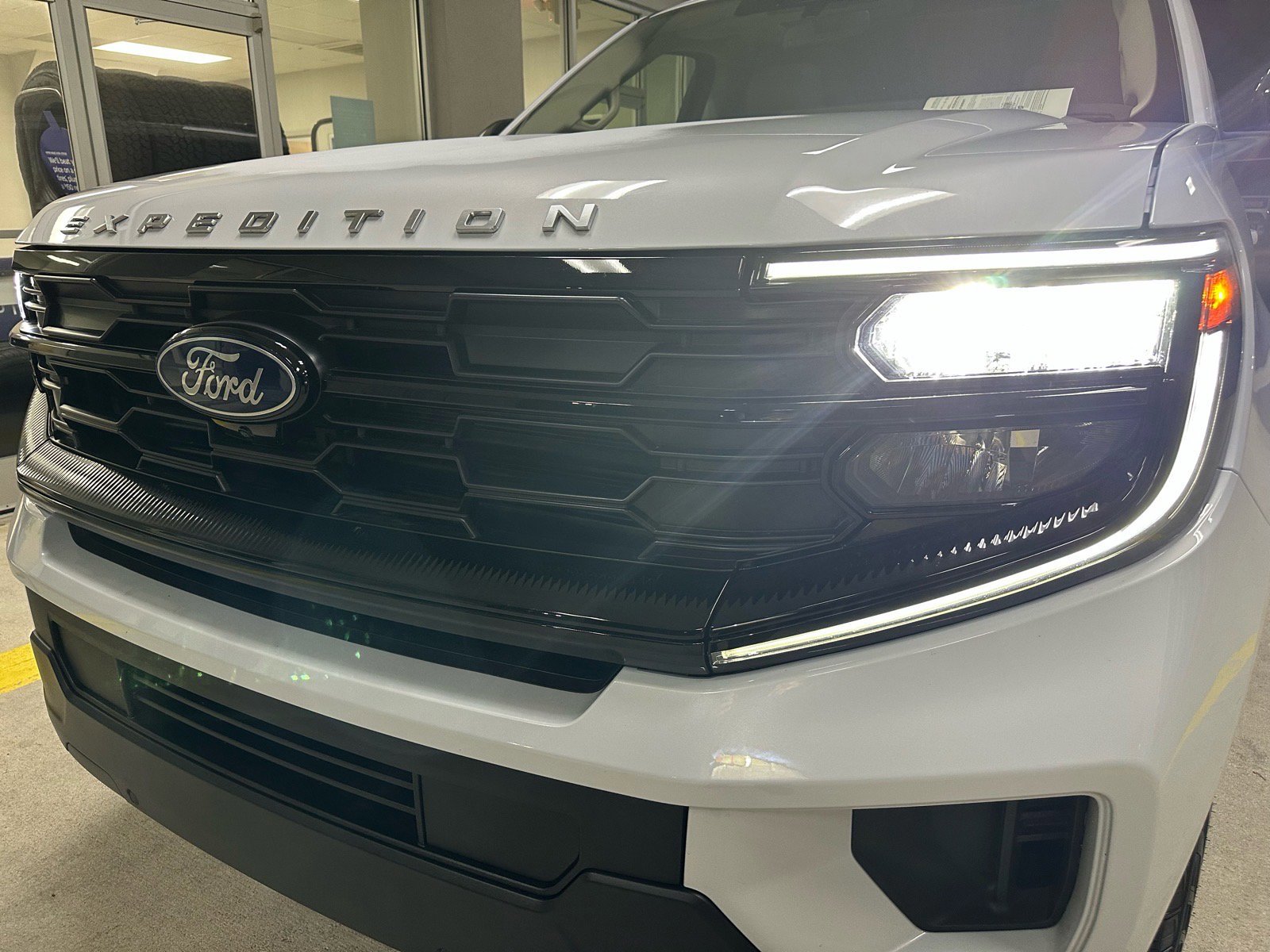 Certified 2025 Ford Expedition Active image 9