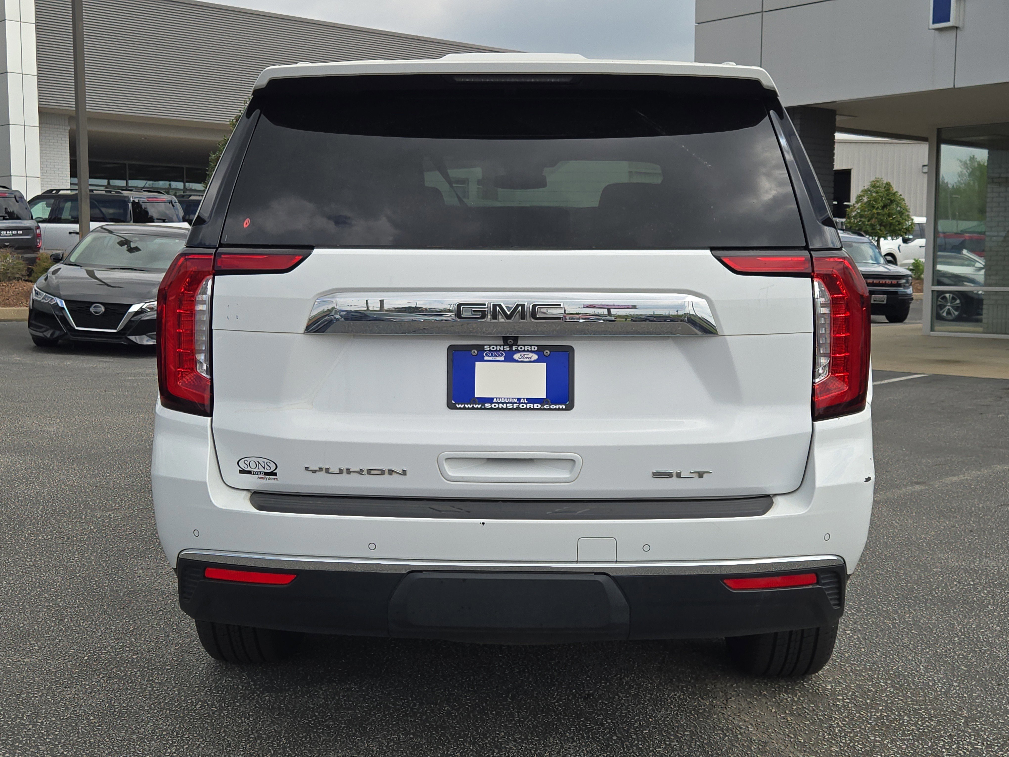 Used 2023 GMC Yukon SLT image 5