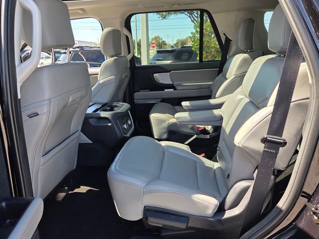 Certified 2025 Ford Expedition Active image 13