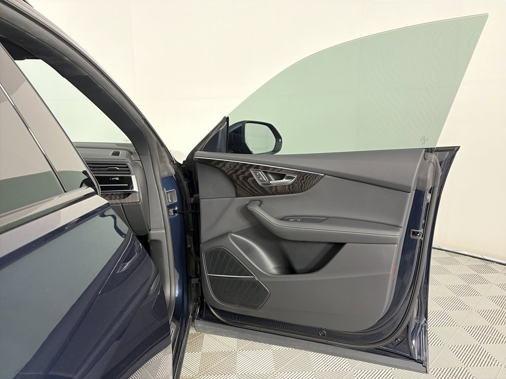 Used 2023 Audi Q8 Prestige image 30