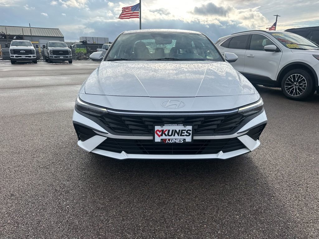 Used 2024 Hyundai Elantra SEL image 14
