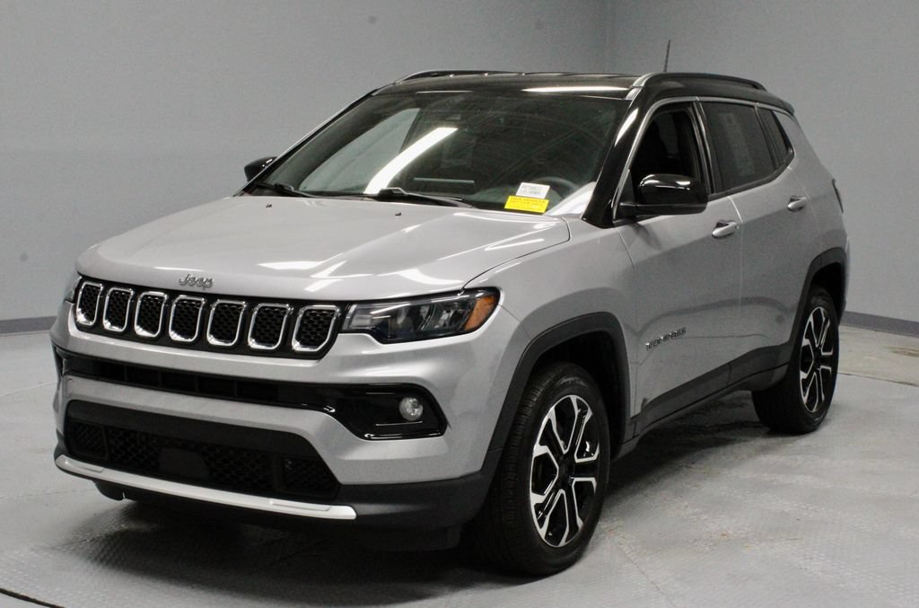 Used 2023 Jeep Compass Limited AWD/4WD image 7