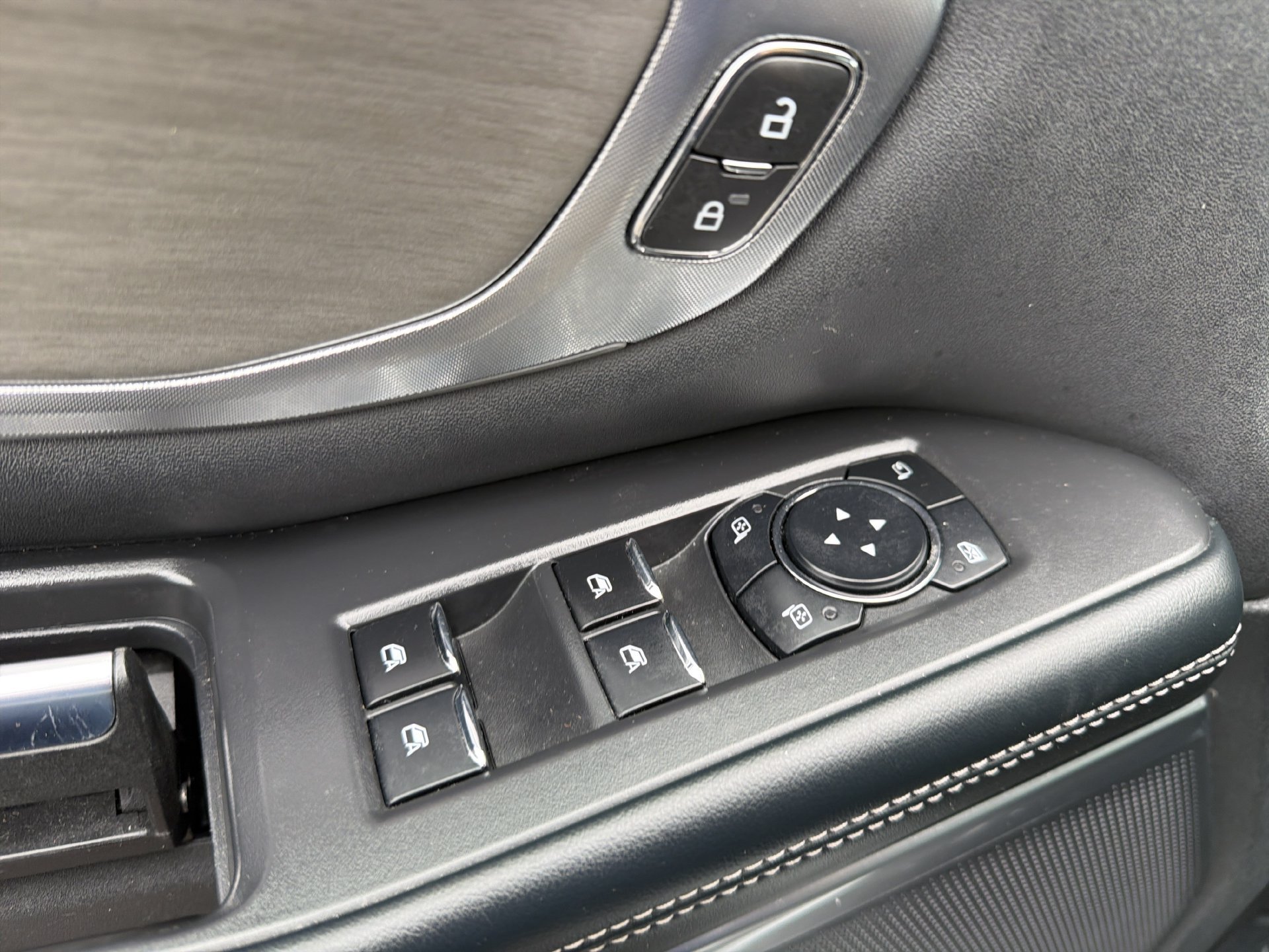 Certified 2025 Ford Expedition Platinum AWD/4WD image 20