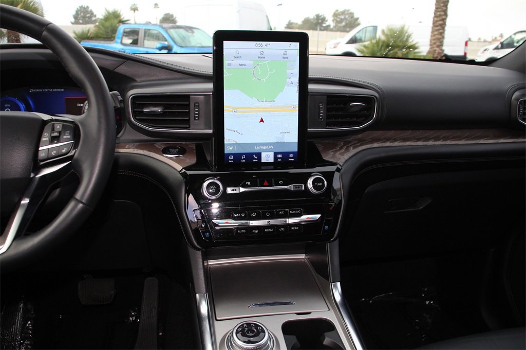 Certified 2022 Ford Explorer Platinum w/ Equipment Group 601A image 18