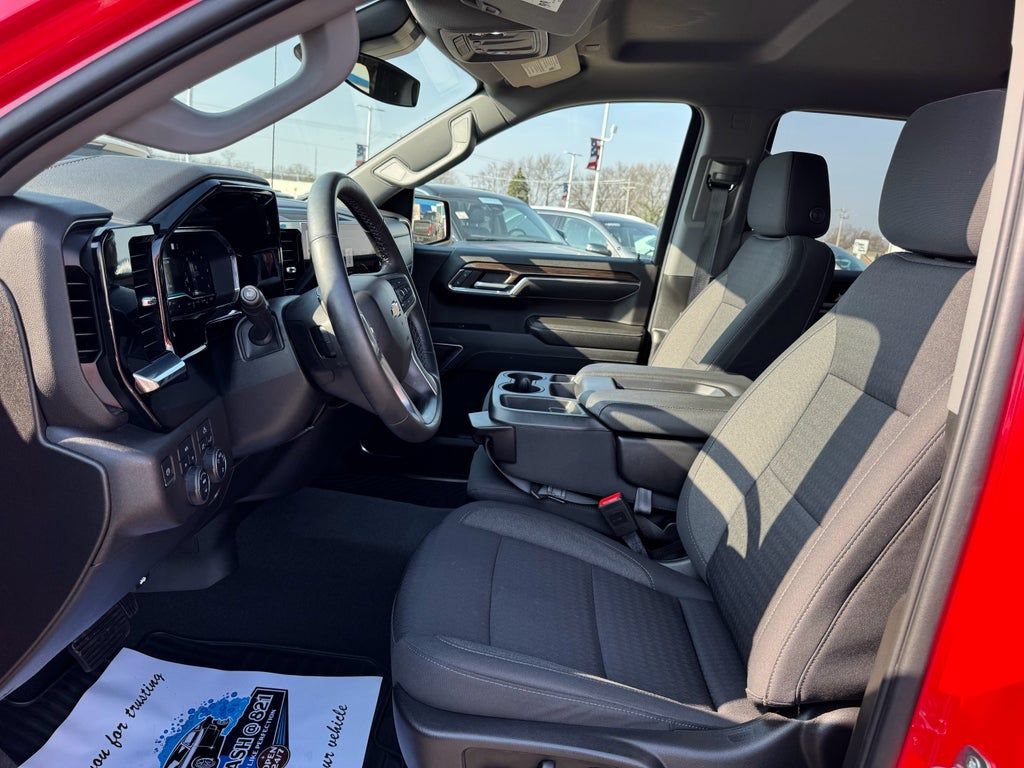 Used 2023 Chevrolet Silverado 1500 LT AWD/4WD image 25