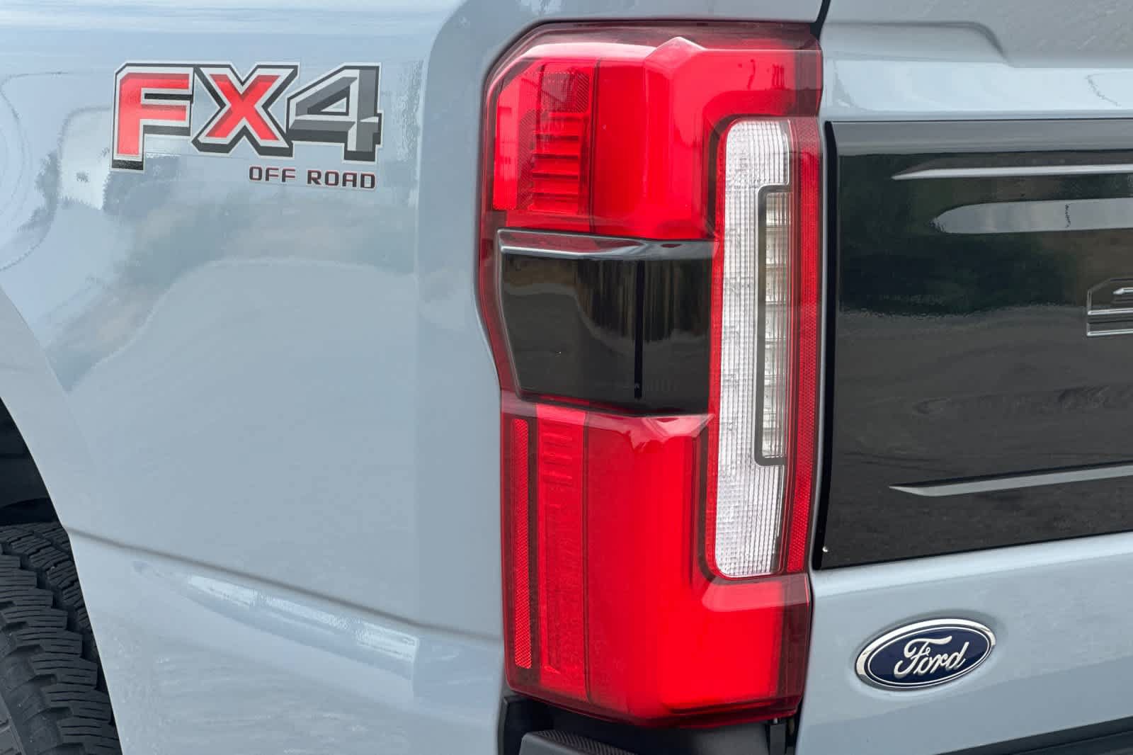 Certified 2025 Ford F350 Platinum AWD/4WD image 27