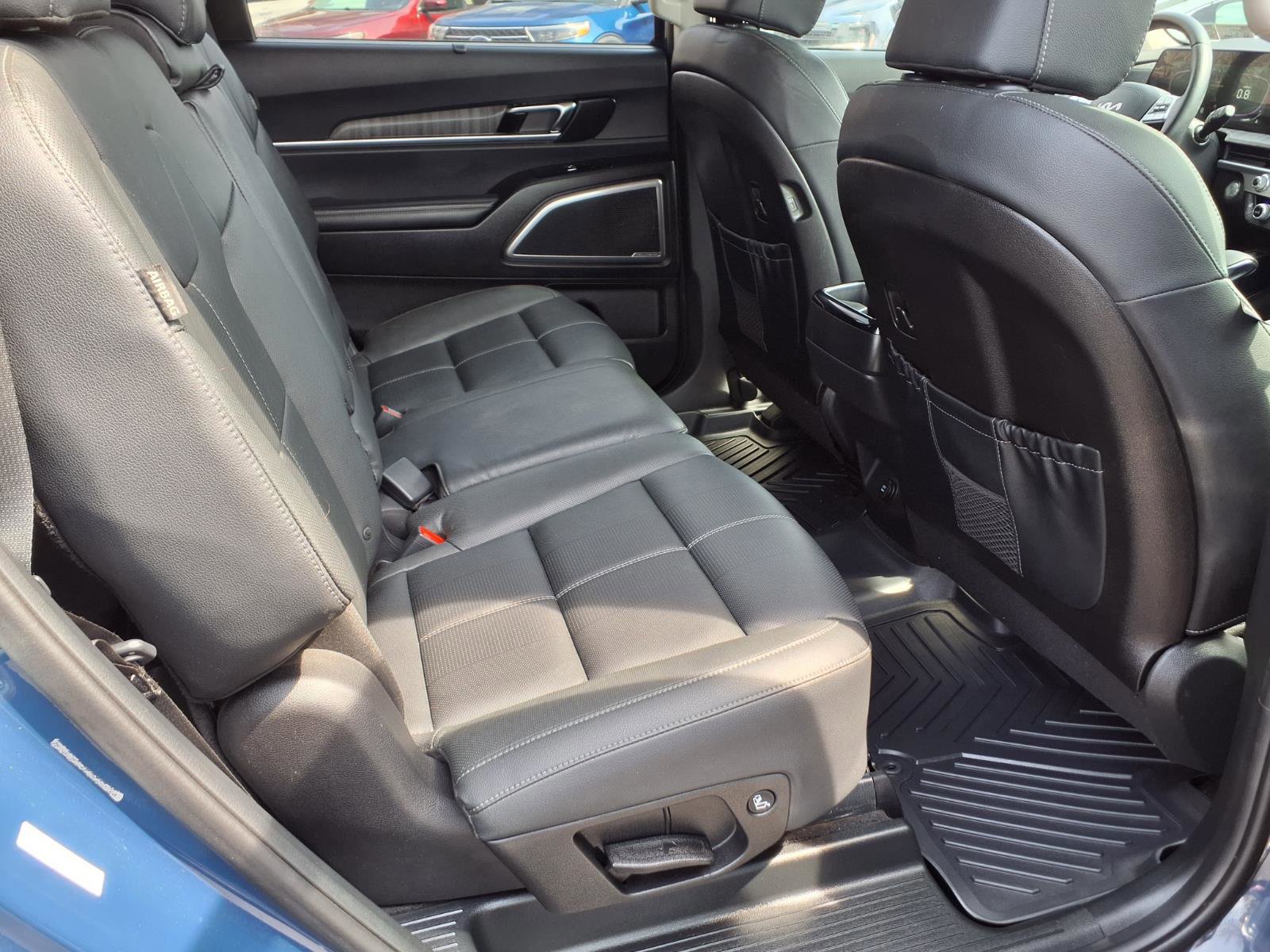 Used 2024 Kia Telluride EX image 12