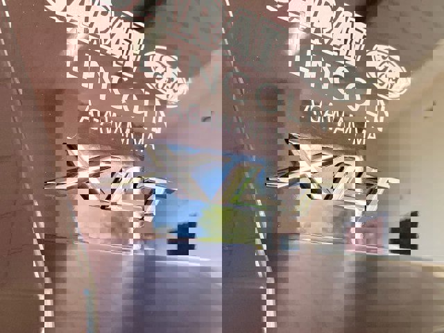 Certified 2022 Ford Explorer XLT w/ Equipment Group 202A image 7