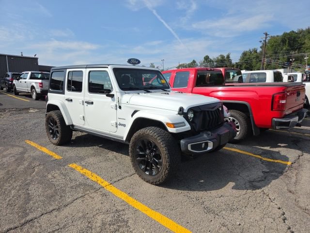 Used 2023 Jeep Wrangler Unlimited Sahara w/ Cold Weather Group AWD/4WD image 2