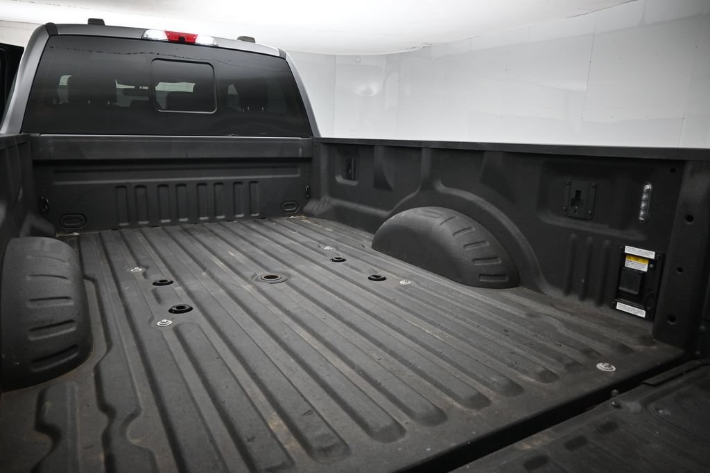 Certified 2023 Ford F450 Platinum w/ FX4 Off-Road Package AWD/4WD image 9