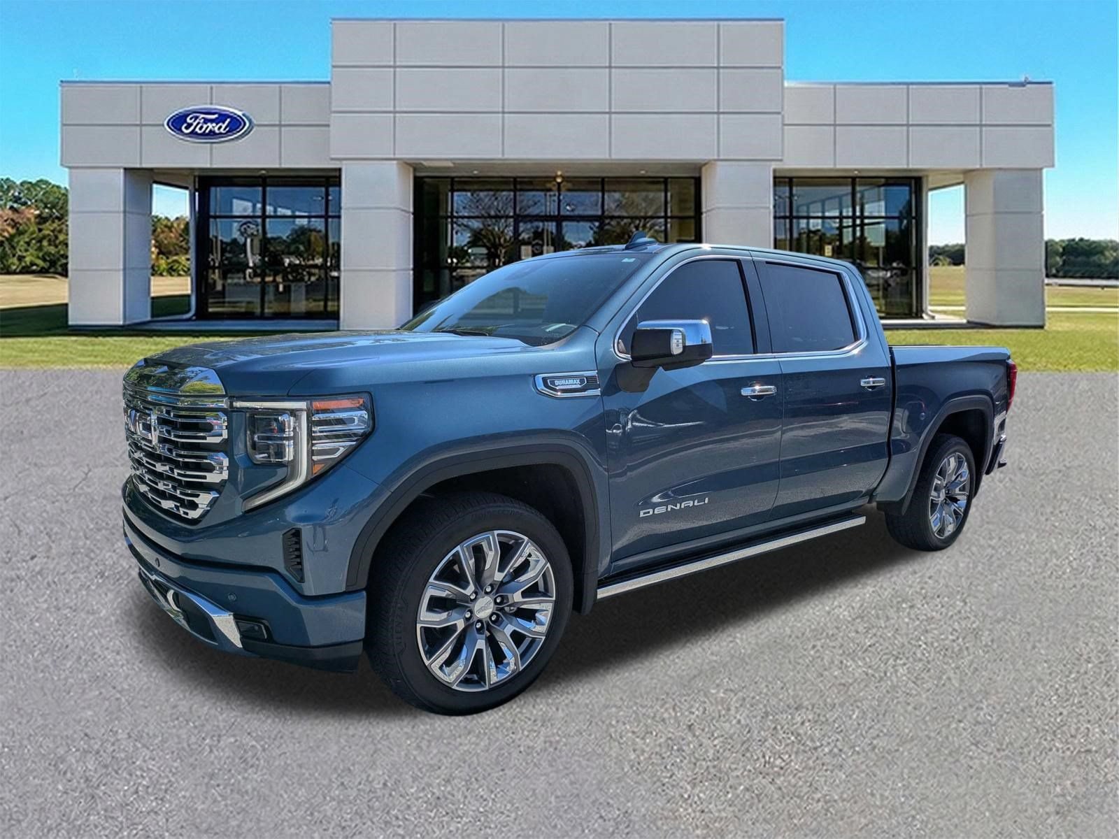 Used 2024 GMC Sierra 1500 Denali AWD/4WD image 4