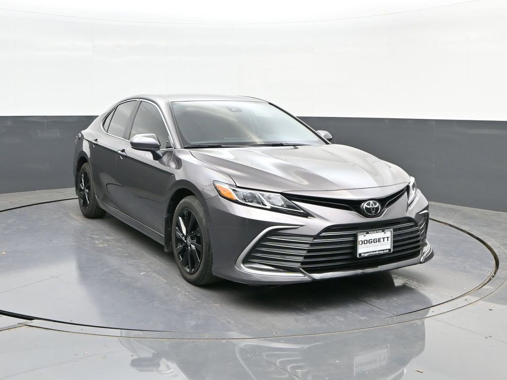 Used 2022 Toyota Camry LE image 22