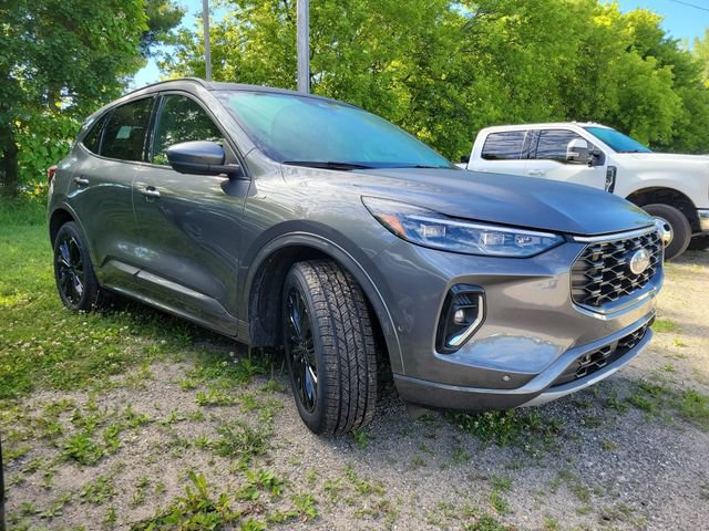 Certified 2023 Ford Escape ST-Line Elite w/ Premium Technology Package AWD/4WD image 2
