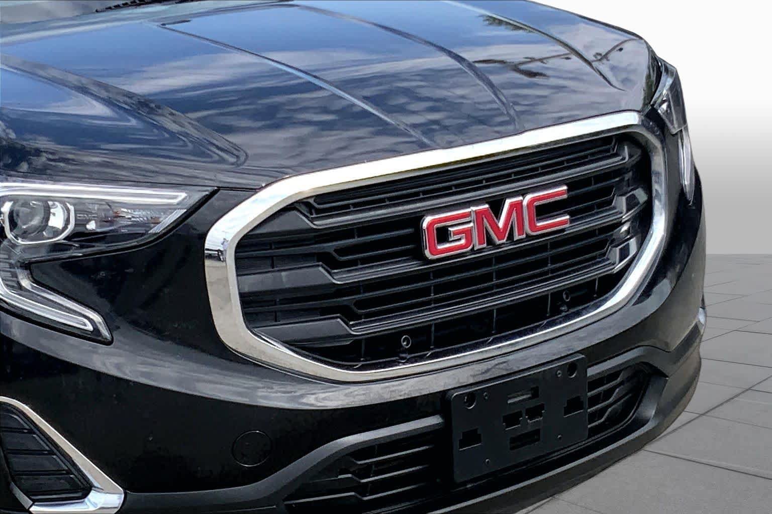 Used 2021 GMC Terrain SLE w/ Driver Convenience Package FWD image 26
