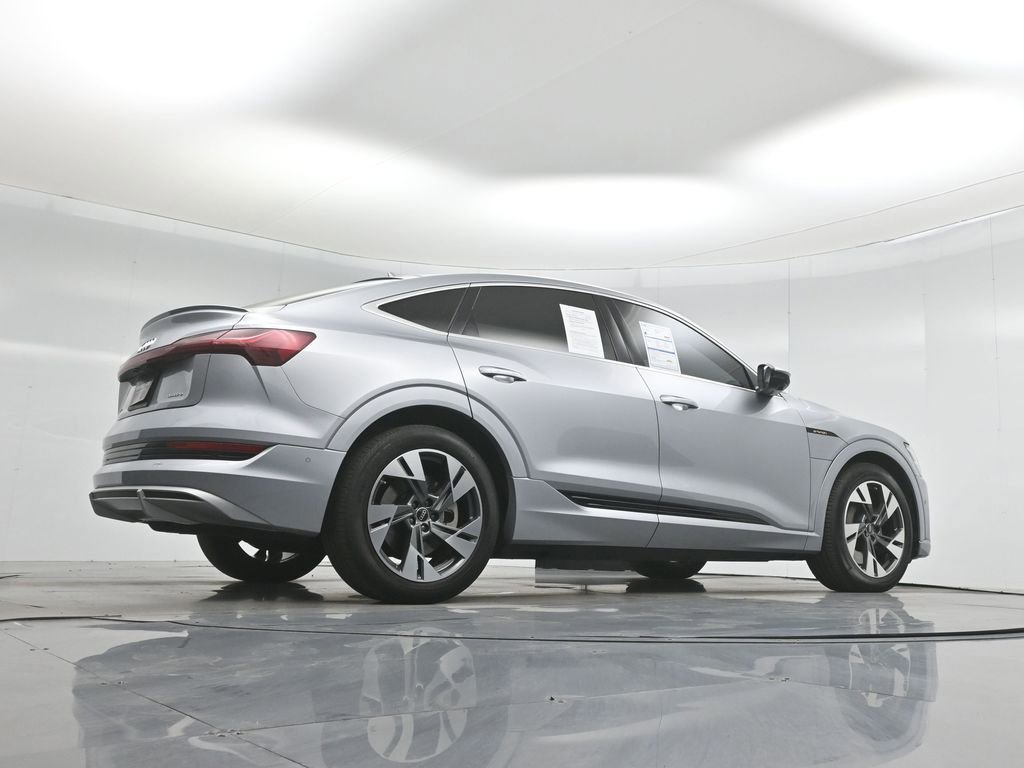 Used 2022 Audi e-tron Premium Plus image 51