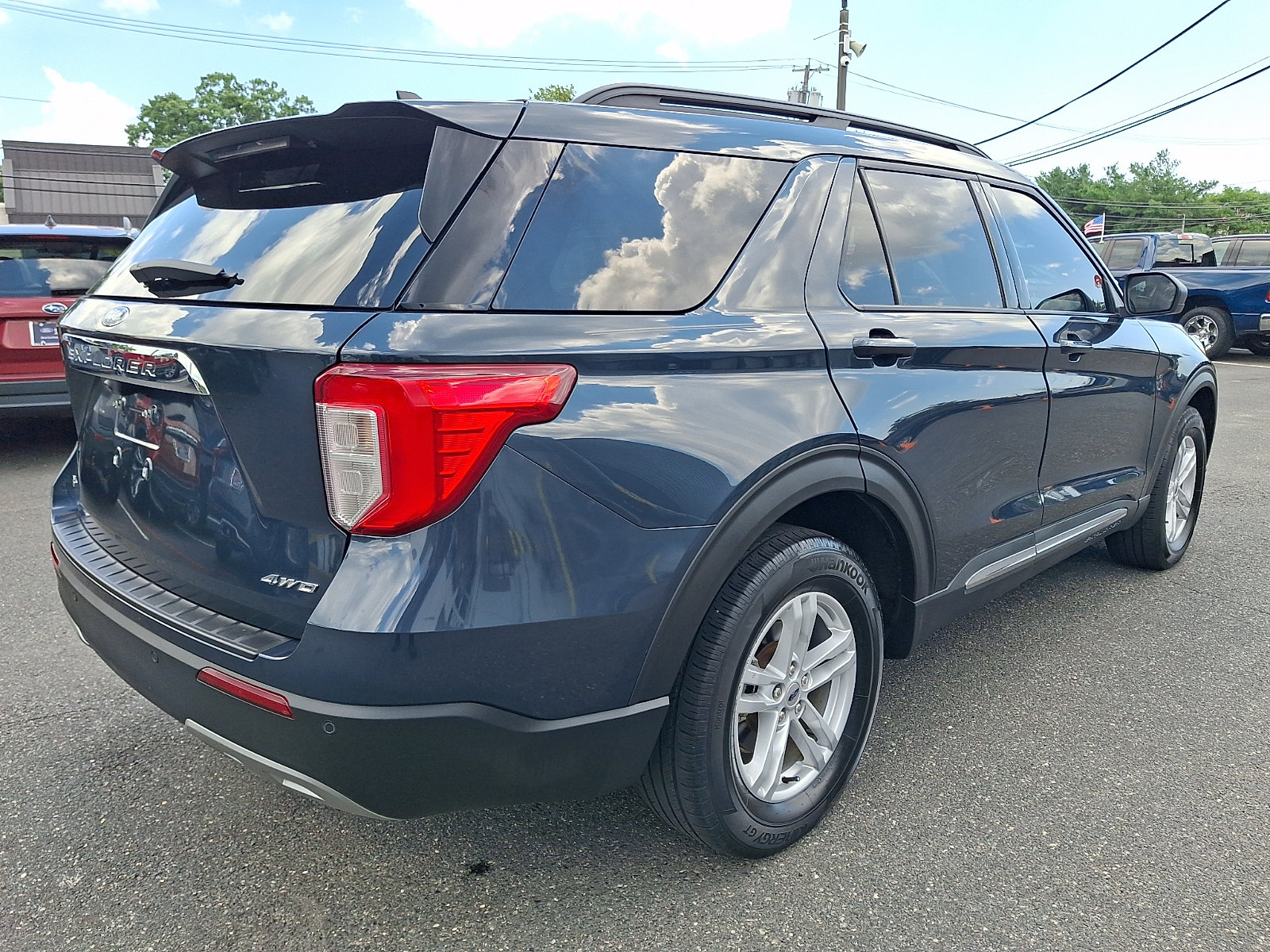 Certified 2024 Ford Explorer XLT w/ Equipment Group 202A AWD/4WD image 11