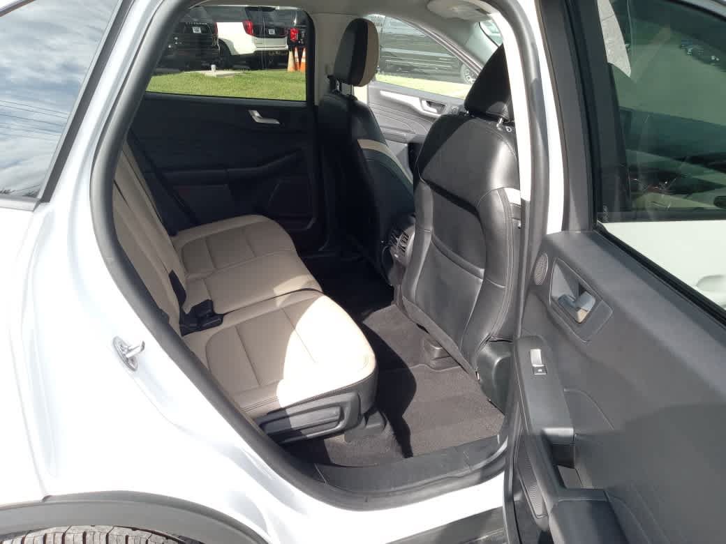 Certified 2022 Ford Escape SEL w/ Technology Package AWD/4WD image 29