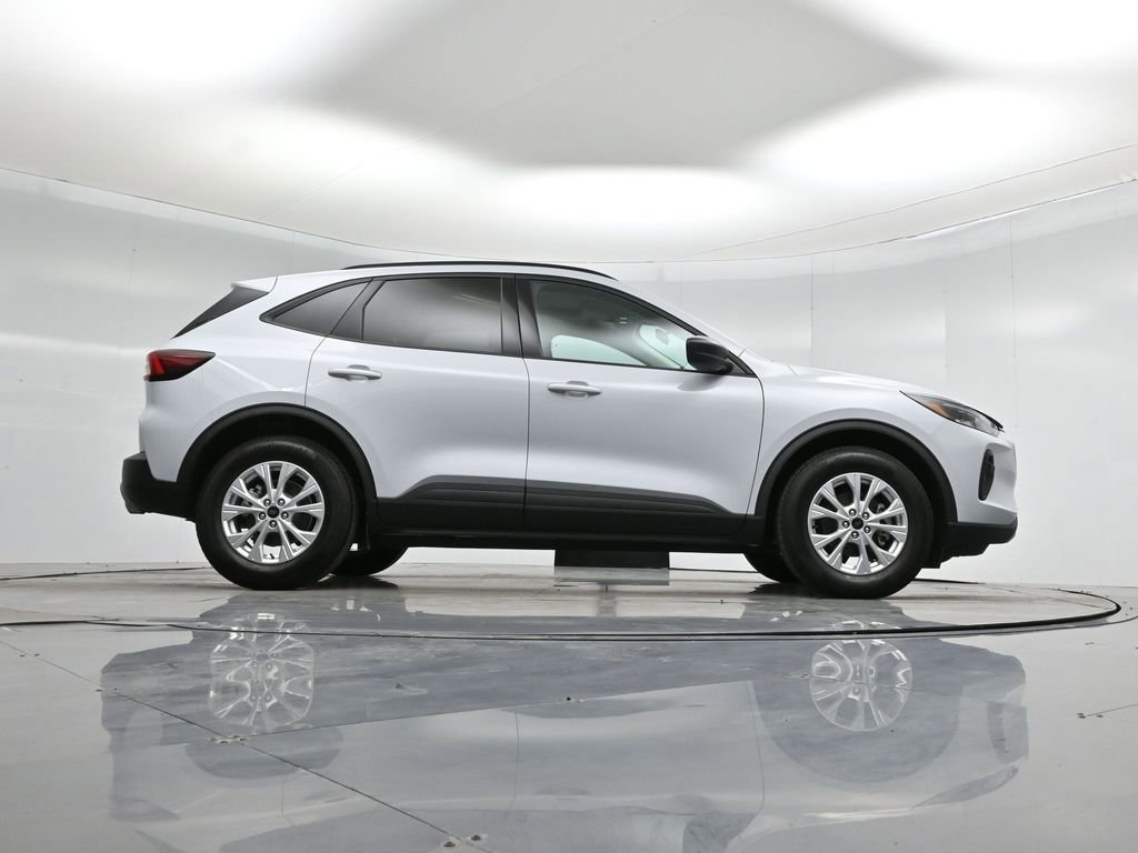 Certified 2025 Ford Escape Active image 11