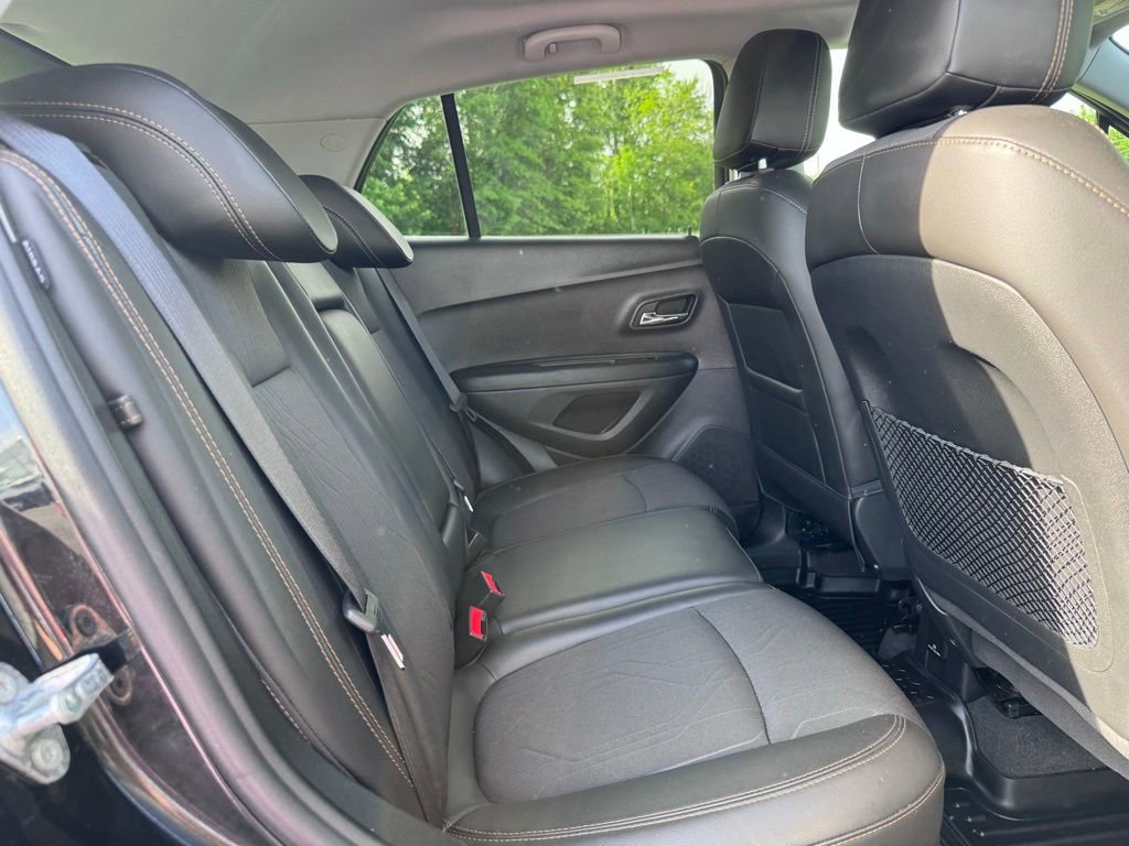 Used 2018 Chevrolet Trax LT w/ Redline Edition AWD/4WD image 19