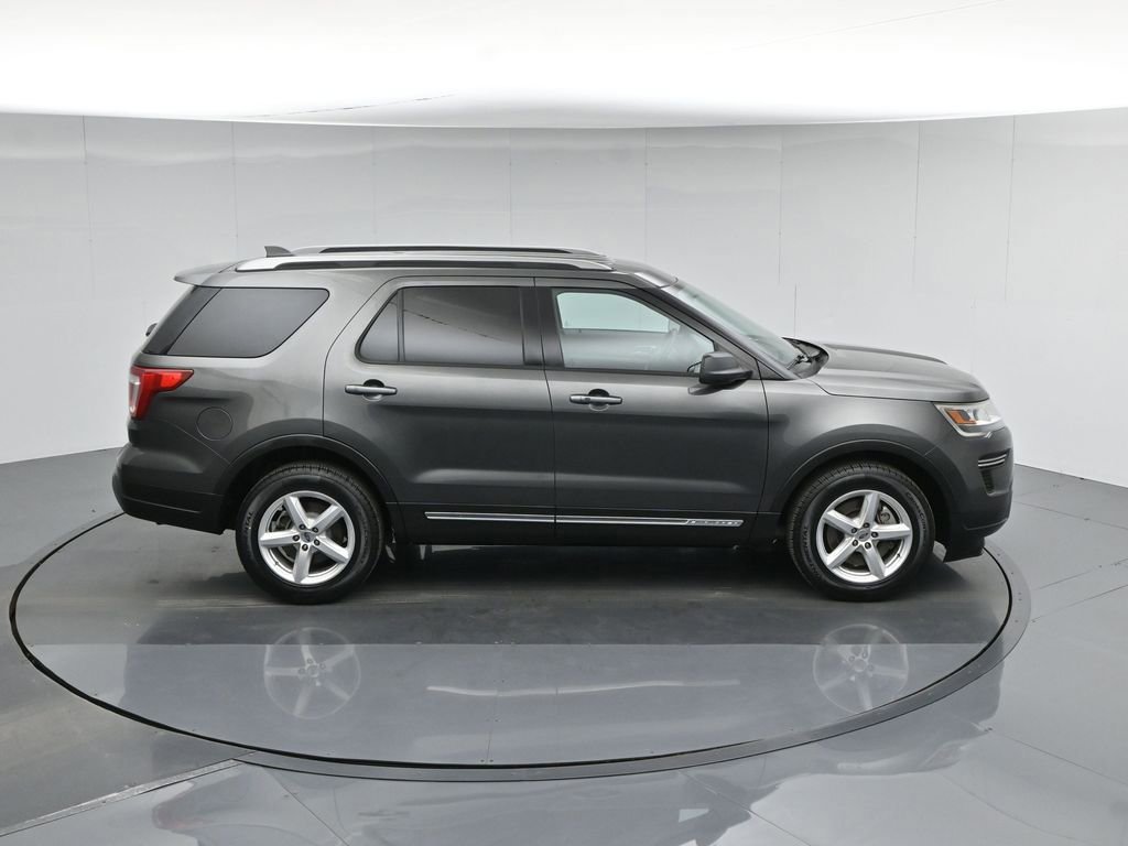 Certified 2018 Ford Explorer XLT image 9