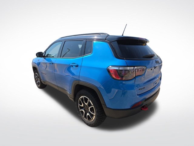 Used 2025 Jeep Compass Trailhawk AWD/4WD image 7