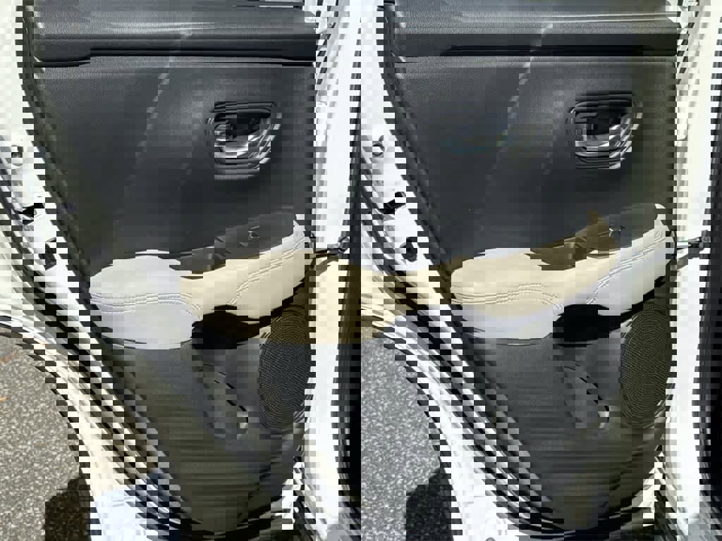 Used 2024 Honda HR-V LX image 18