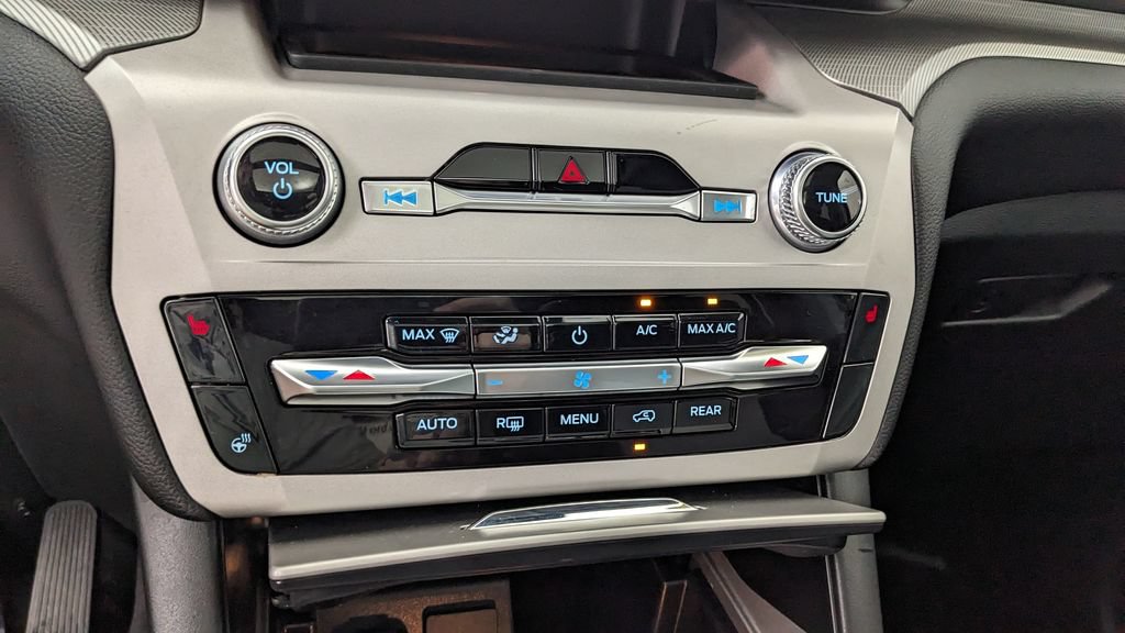 Certified 2023 Ford Explorer XLT w/ Equipment Group 202A AWD/4WD image 29
