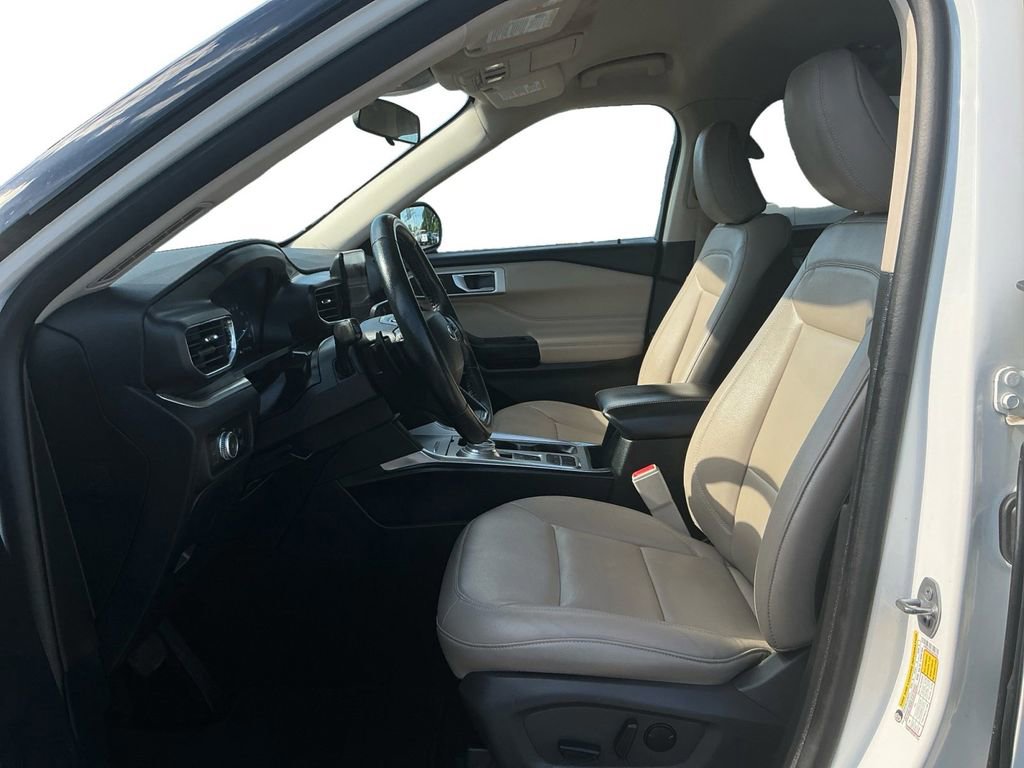 Certified 2020 Ford Explorer XLT w/ Equipment Group 202A RWD image 14