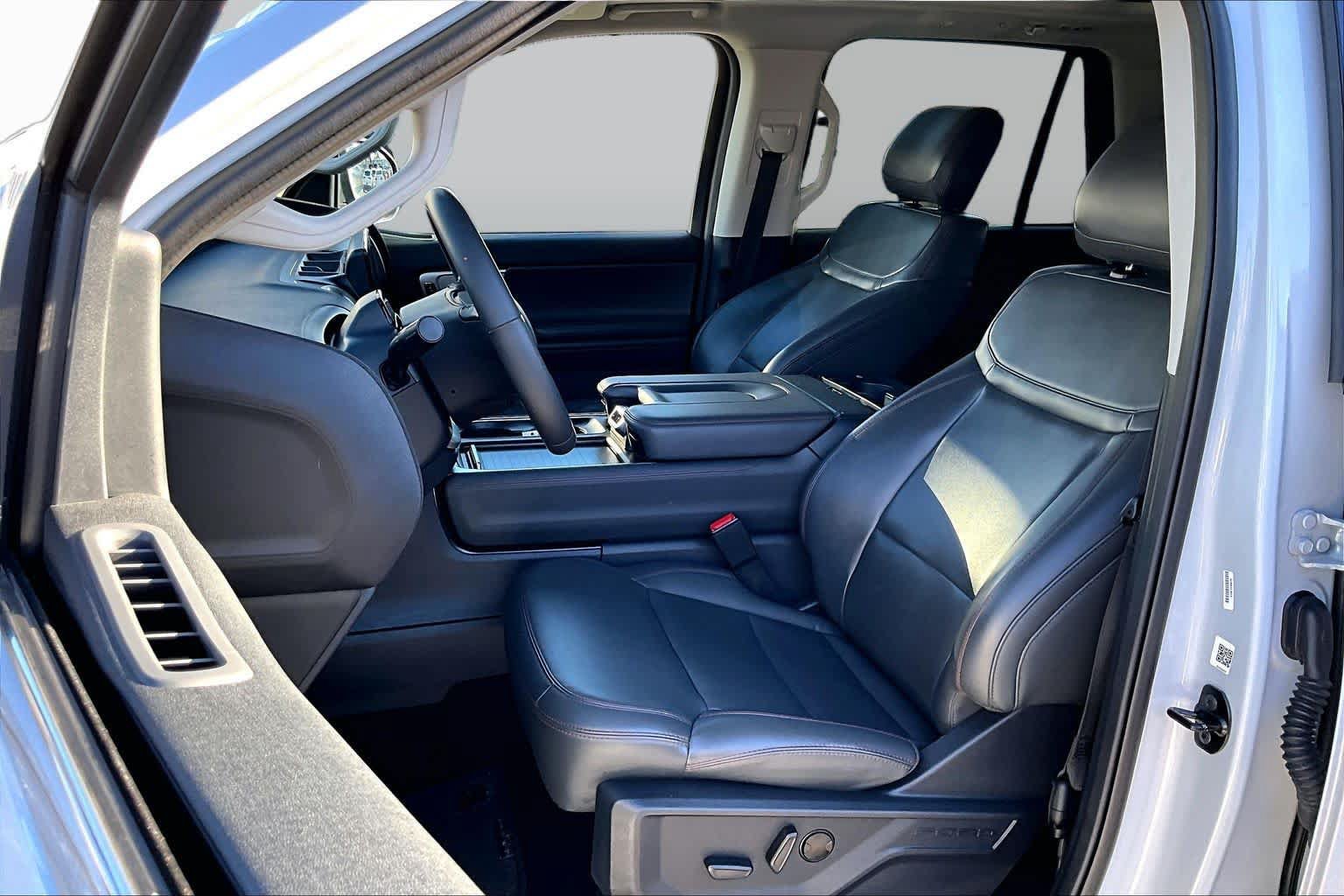 Certified 2025 Ford Expedition Active RWD image 8