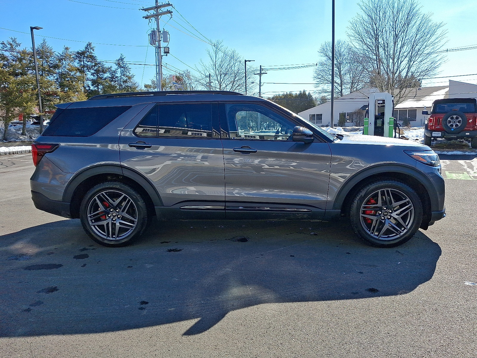 Certified 2025 Ford Explorer ST w/ Sun And Sound Package image 6