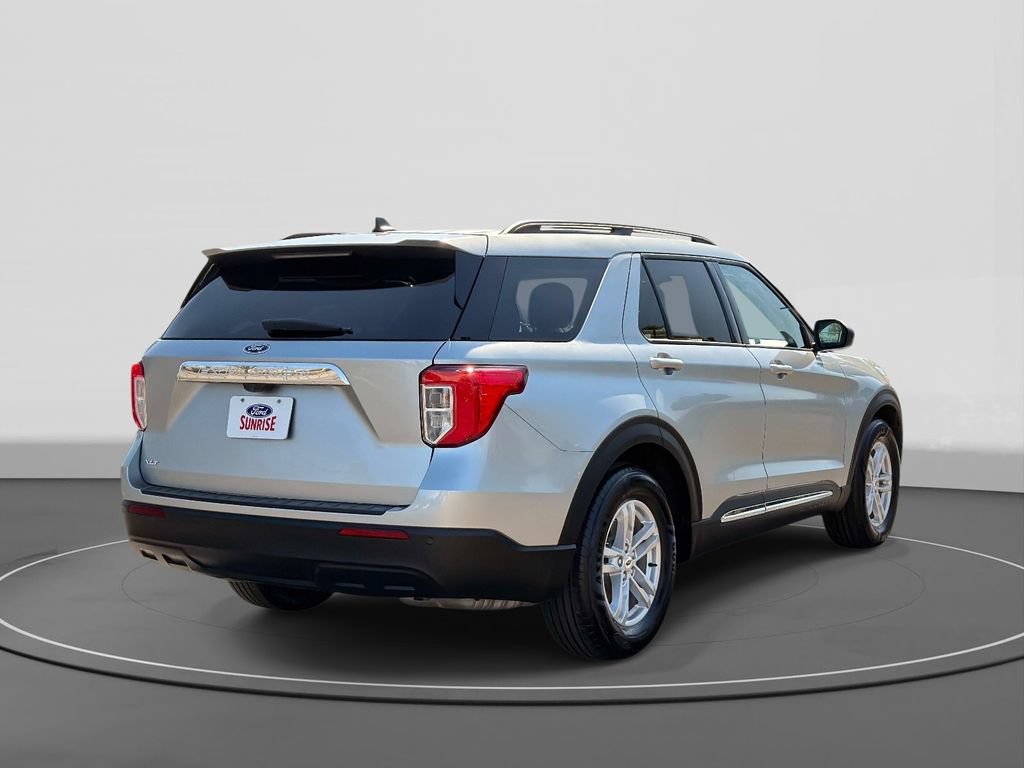 Certified 2024 Ford Explorer XLT RWD image 6