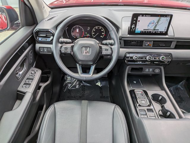 Used 2025 Honda Pilot Touring image 33