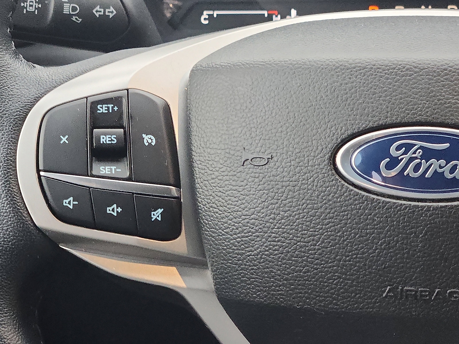 Certified 2023 Ford Explorer XLT w/ Equipment Group 202A image 15