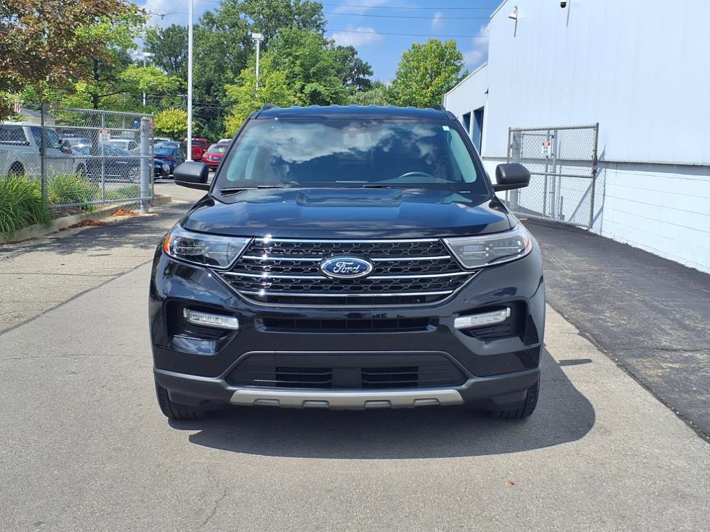 Certified 2023 Ford Explorer XLT w/ Equipment Group 202A image 6