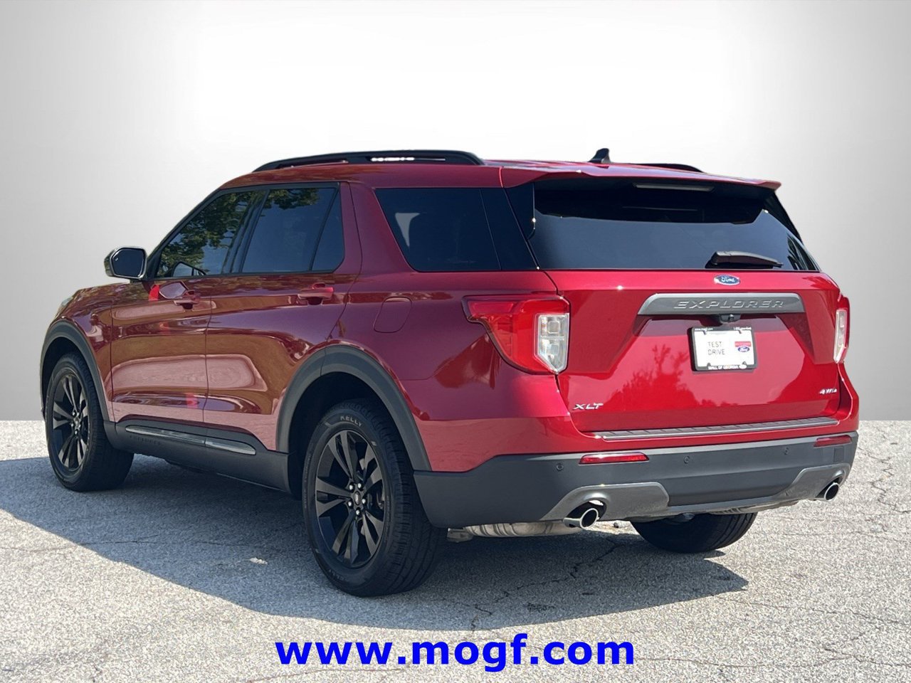 Certified 2024 Ford Explorer XLT w/ Equipment Group 202A AWD/4WD image 2