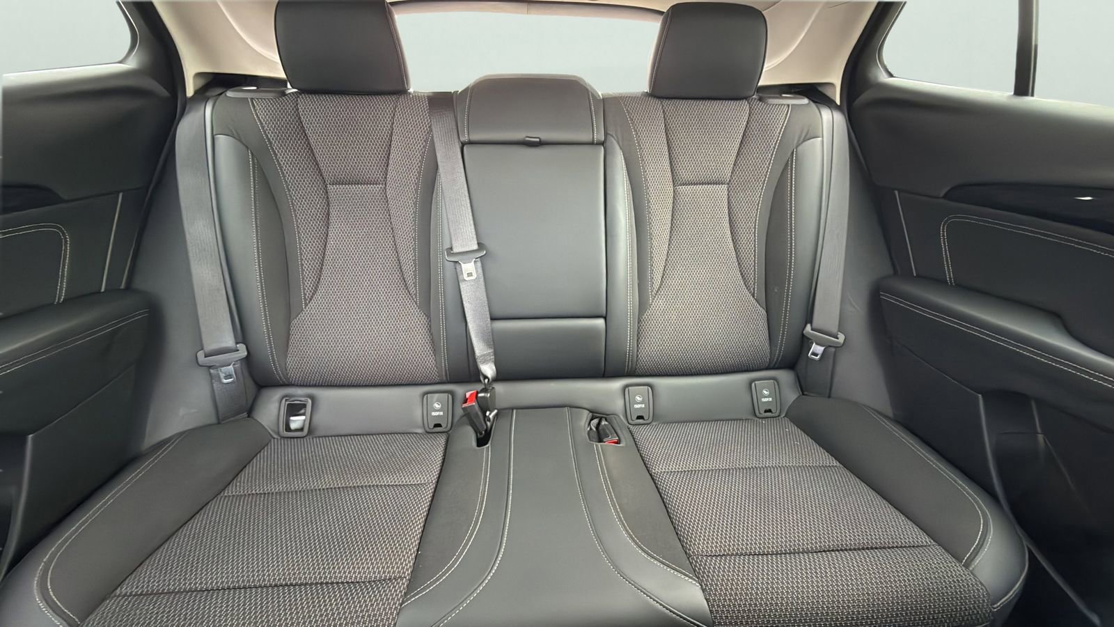 Used 2023 Buick Envision Preferred FWD image 25
