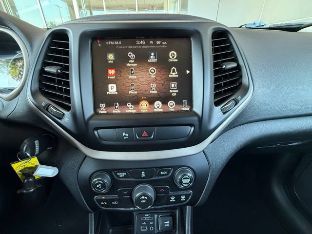 Used 2017 Jeep Cherokee Latitude w/ Safety/Convenience Group FWD image 26