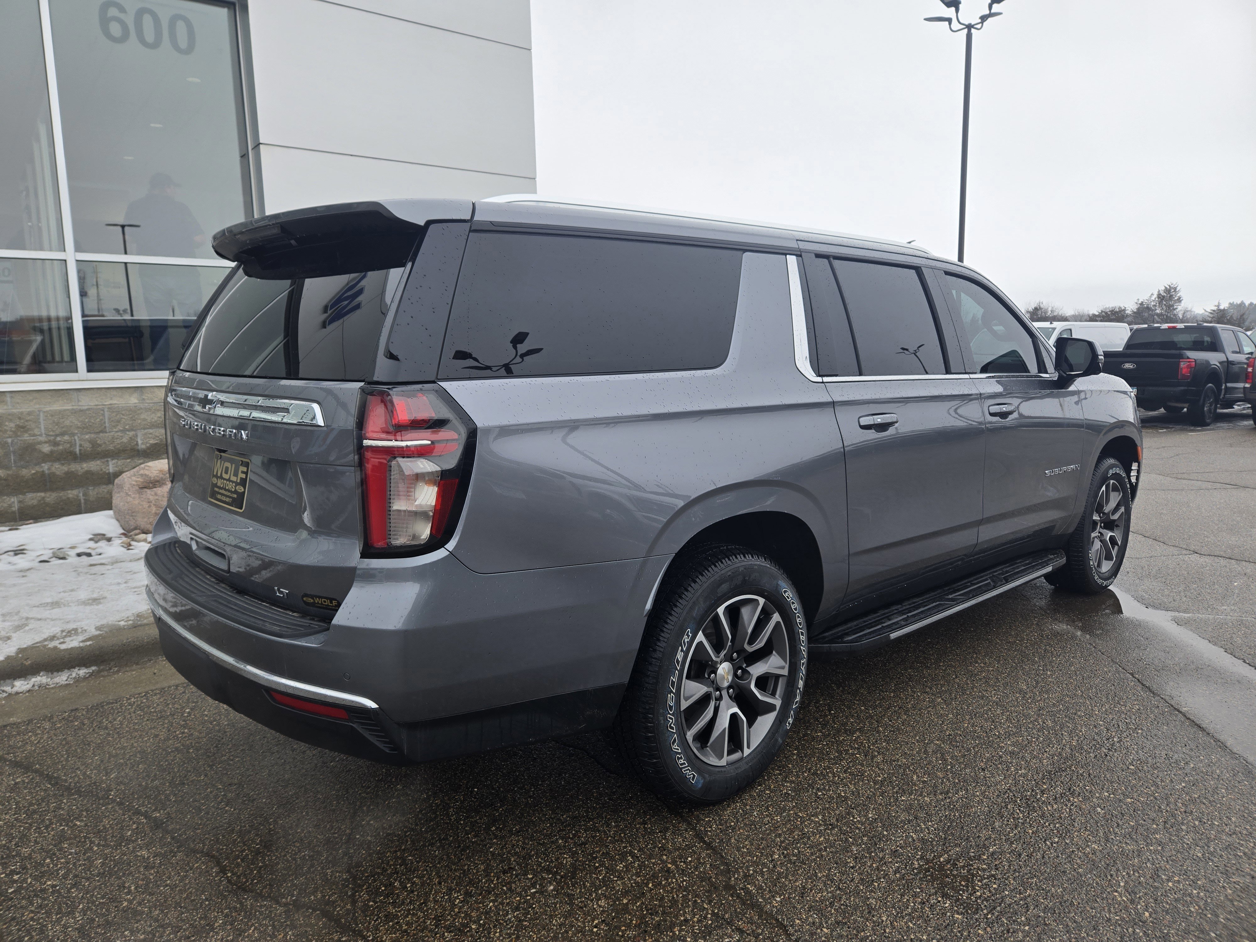 Used 2021 Chevrolet Suburban LT w/ LT Signature Package image 5