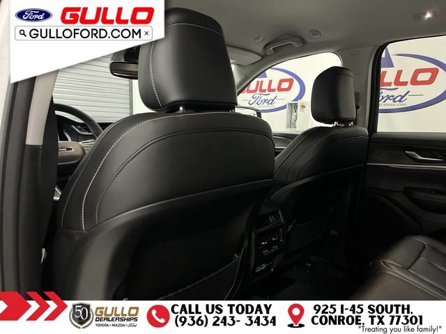 Used 2023 Jeep Grand Cherokee Limited AWD/4WD image 15