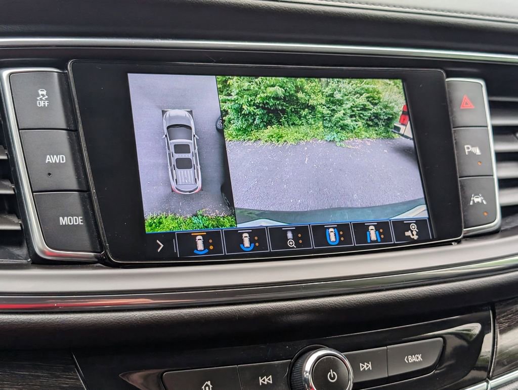 Used 2021 Buick Enclave Avenir w/ Avenir Technology Package AWD/4WD image 15