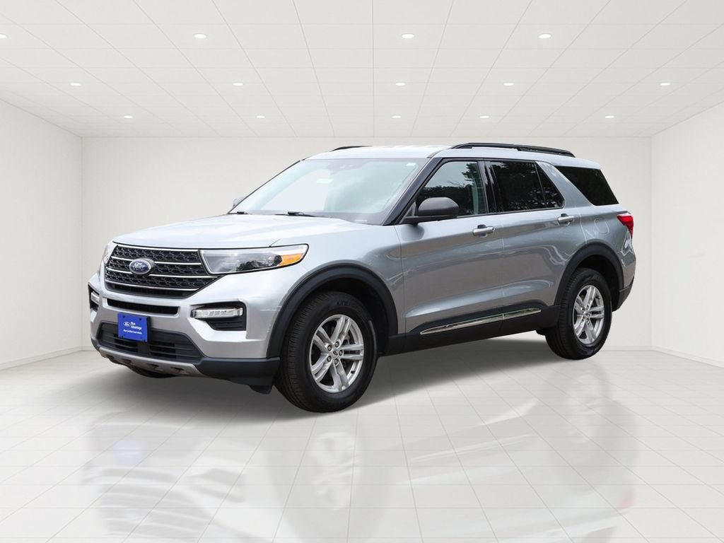 Certified 2023 Ford Explorer XLT w/ Equipment Group 202A AWD/4WD image 2