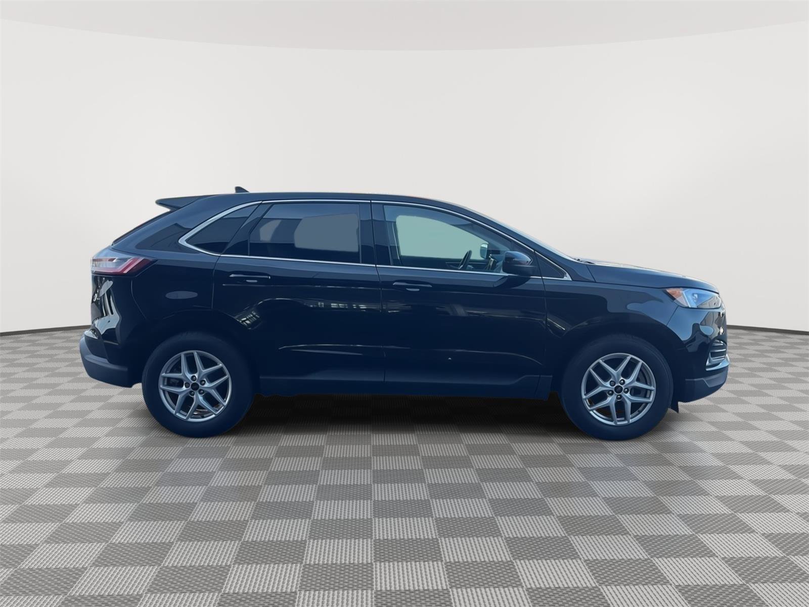 Certified 2024 Ford Edge SEL w/ Convenience Package image 6