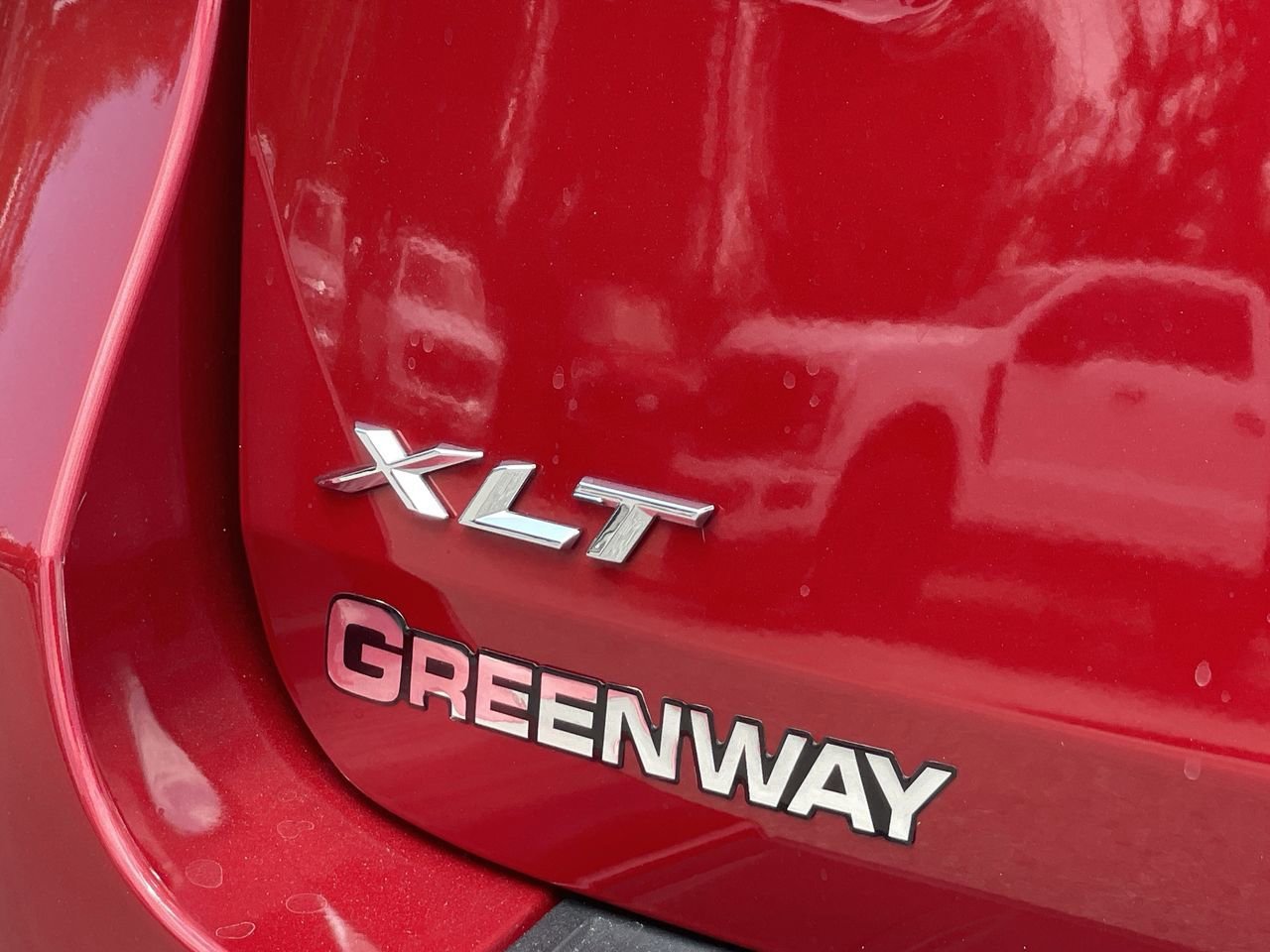 Certified 2024 Ford Explorer XLT w/ Equipment Group 202A RWD image 10