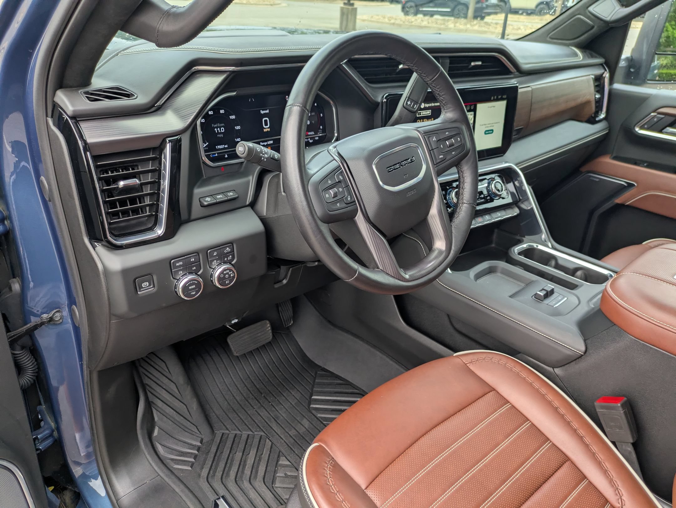 Used 2025 GMC Sierra 2500 Denali Ultimate AWD/4WD image 14