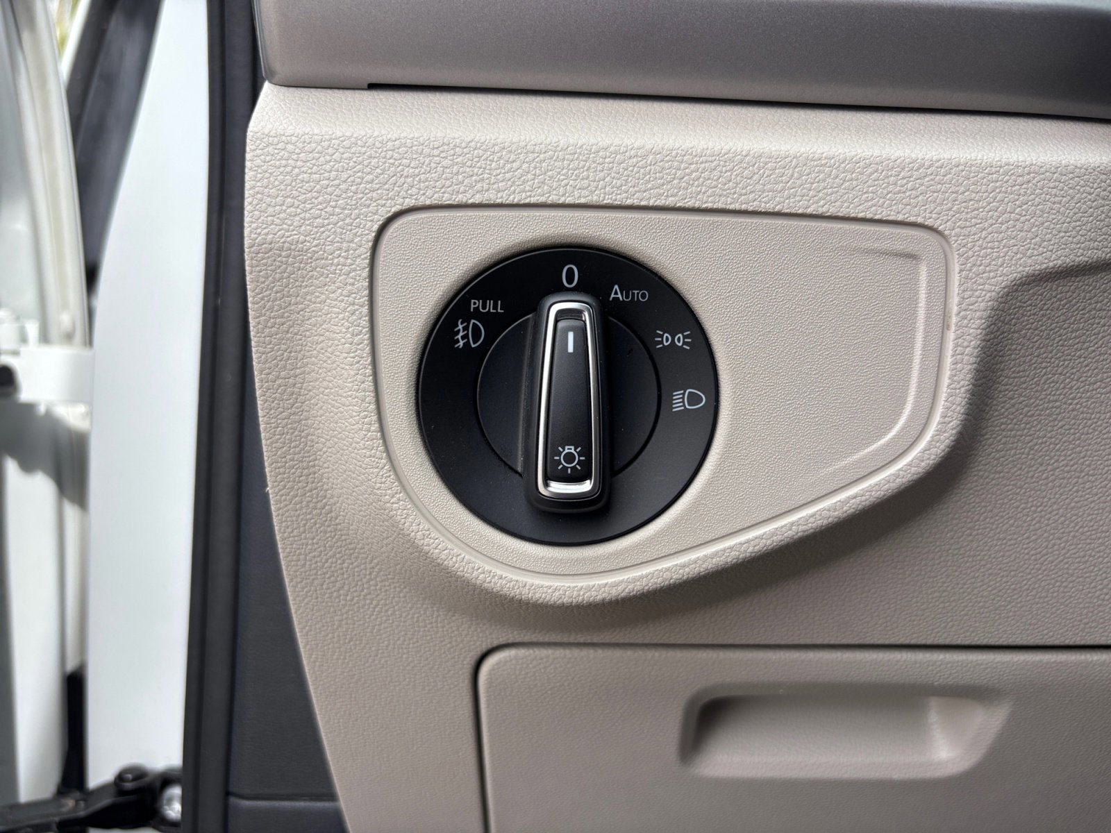 Used 2019 Volkswagen Atlas SEL Premium AWD/4WD image 14