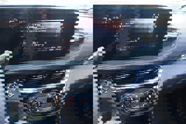 Used 2025 Buick Envista Sport Touring w/ Convenience I Package FWD image 25