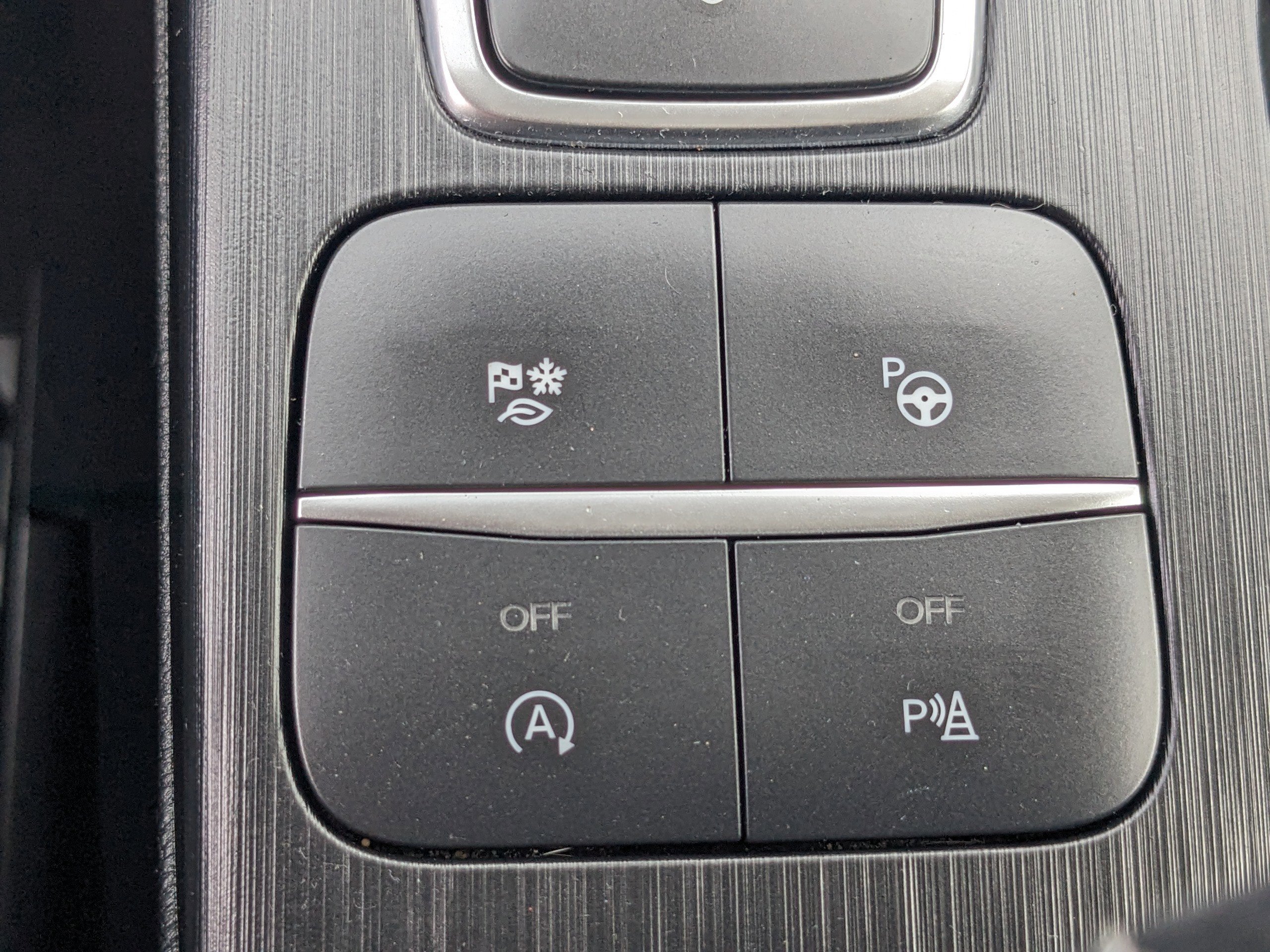 Certified 2020 Ford Escape Titanium image 29