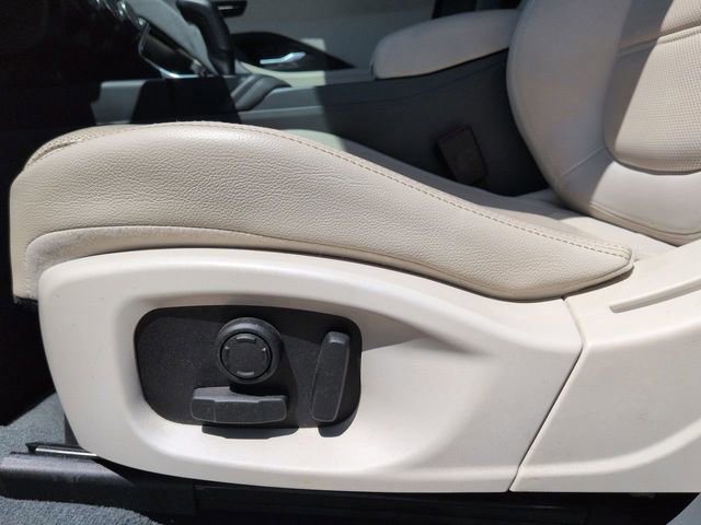 Used 2019 Jaguar E-PACE SE image 23