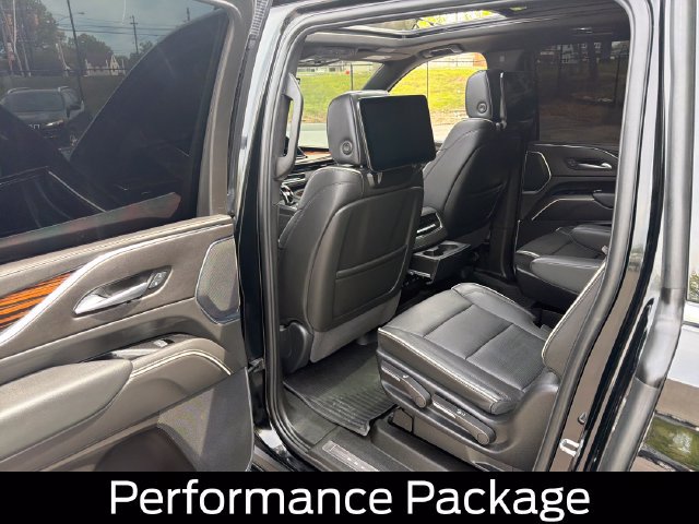 Used 2024 Cadillac Escalade ESV Premium Luxury w/ Performance Package AWD/4WD image 31
