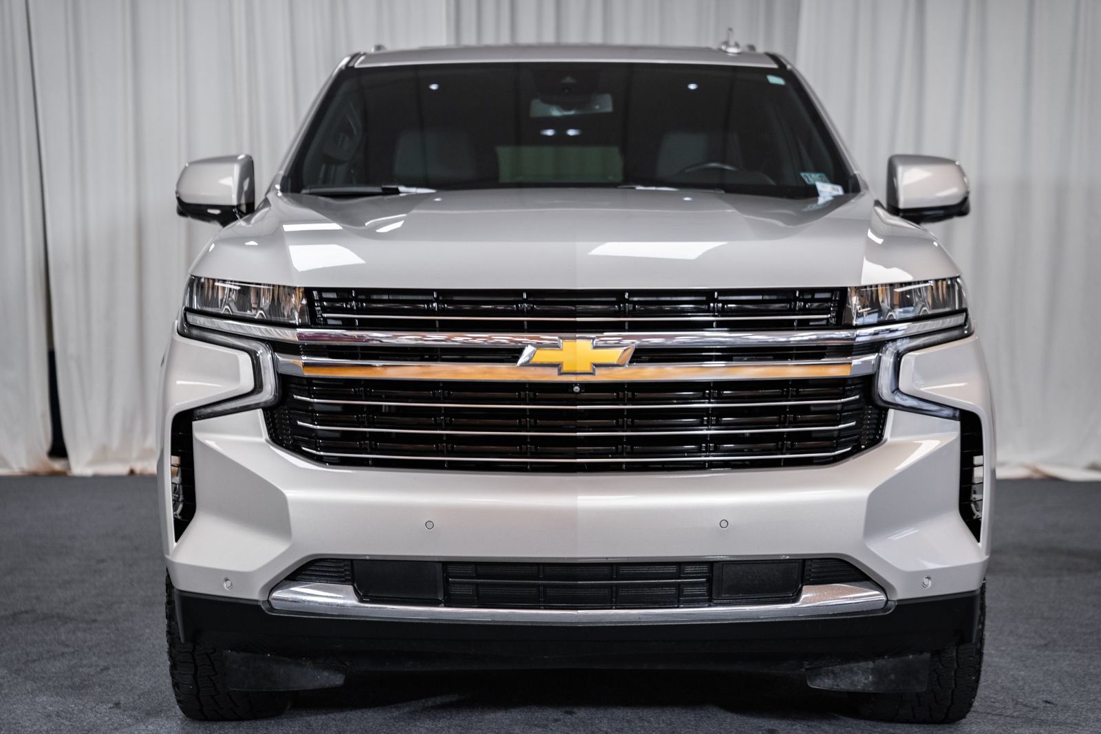Used 2024 Chevrolet Tahoe LT w/ Luxury Package AWD/4WD image 2